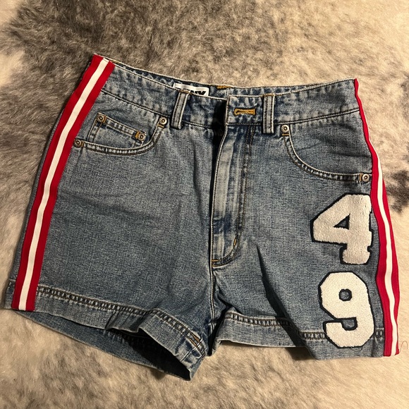Vintage DKNY Denim High Wasted Shorts 4 - Picture 4 of 8